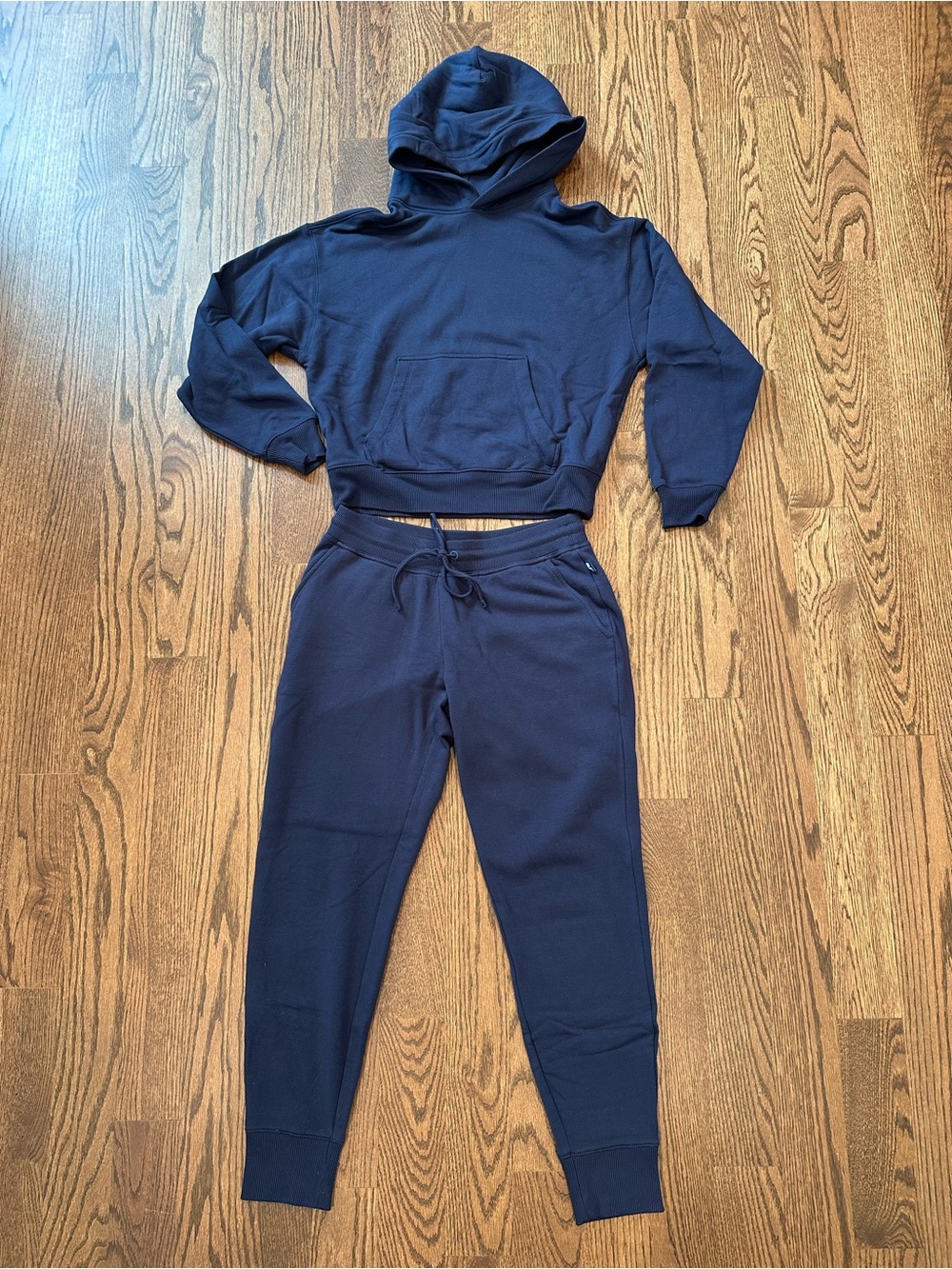 Vineyard Vines Dreamcloth Joggers & Sweatshirt Set